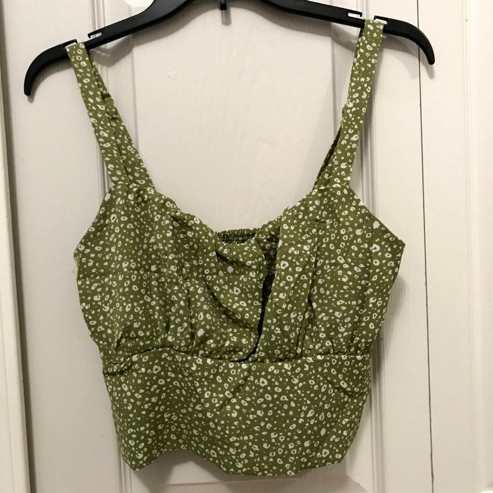 Green tank top crop top